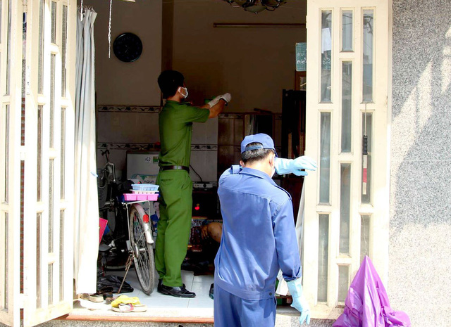 Phát hiện thi thể người đàn ông đang phân hủy trong nhà